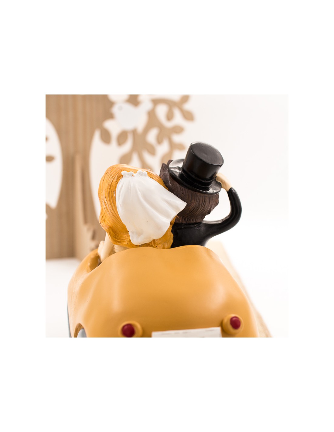 Novodistribuciones.com - FIGURA NOVIOS COCHE PARA TARTA DE BODA 12,64€ Más  info clic aquí>  /50198-figura-novios-coche-para-tarta-de-boda #figurasnovios  #figurasnoviostarta #figurasparatartadenovios